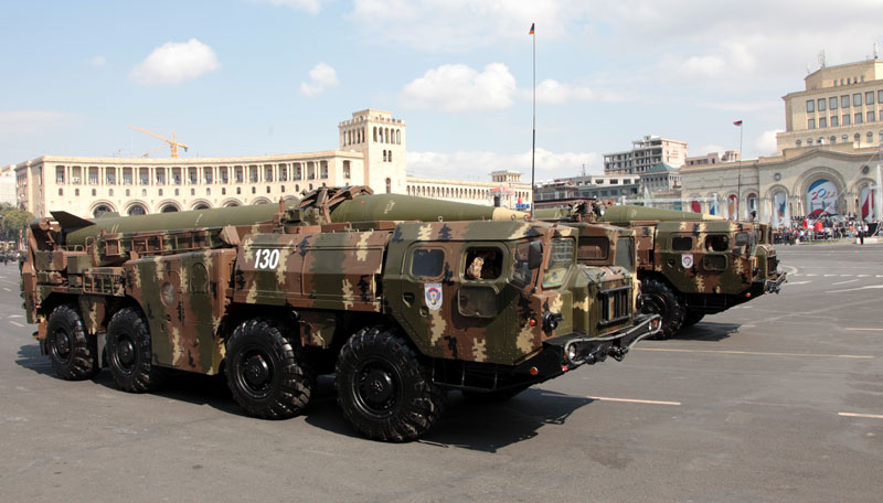 Армения и Азербайджан наращивают объемы закупаемого оружия: SIPRI