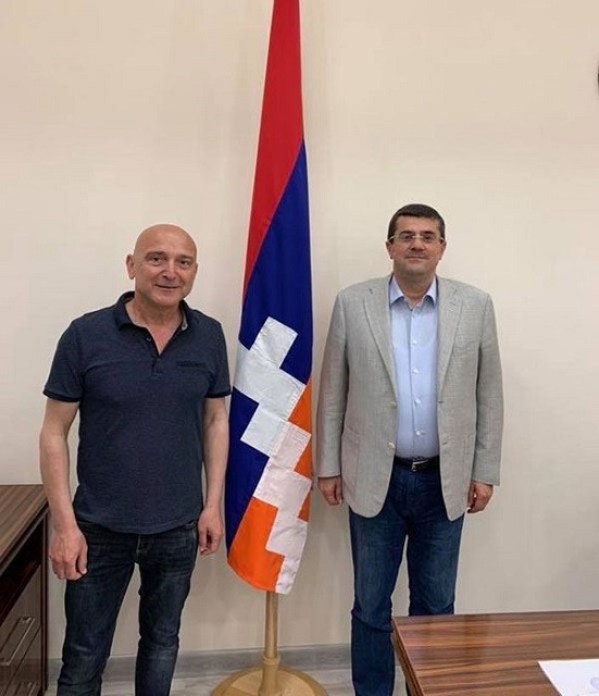 «Нужно радоваться, а не критиковать, что у будущего президента Арцаха будут хорошие, дружеские отношения с властями Армении»: арцахский правозащитник