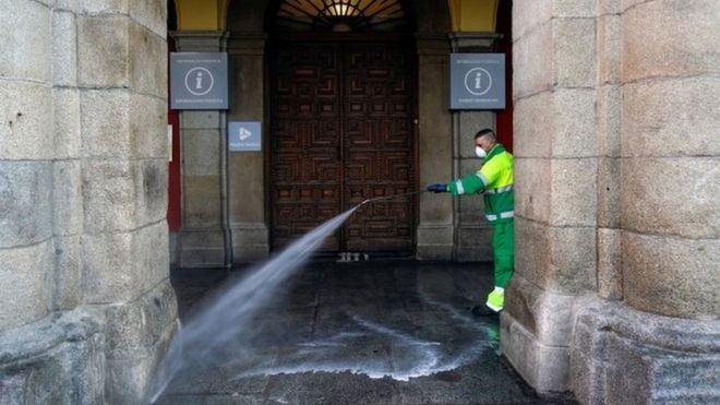 В Италии и Испании третий день подряд число умерших от коронавируса продолжает снижаться