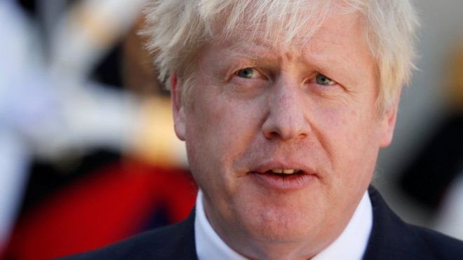 Британский премьер Борис Джонсон помещен в реанимацию из-за коронавируса