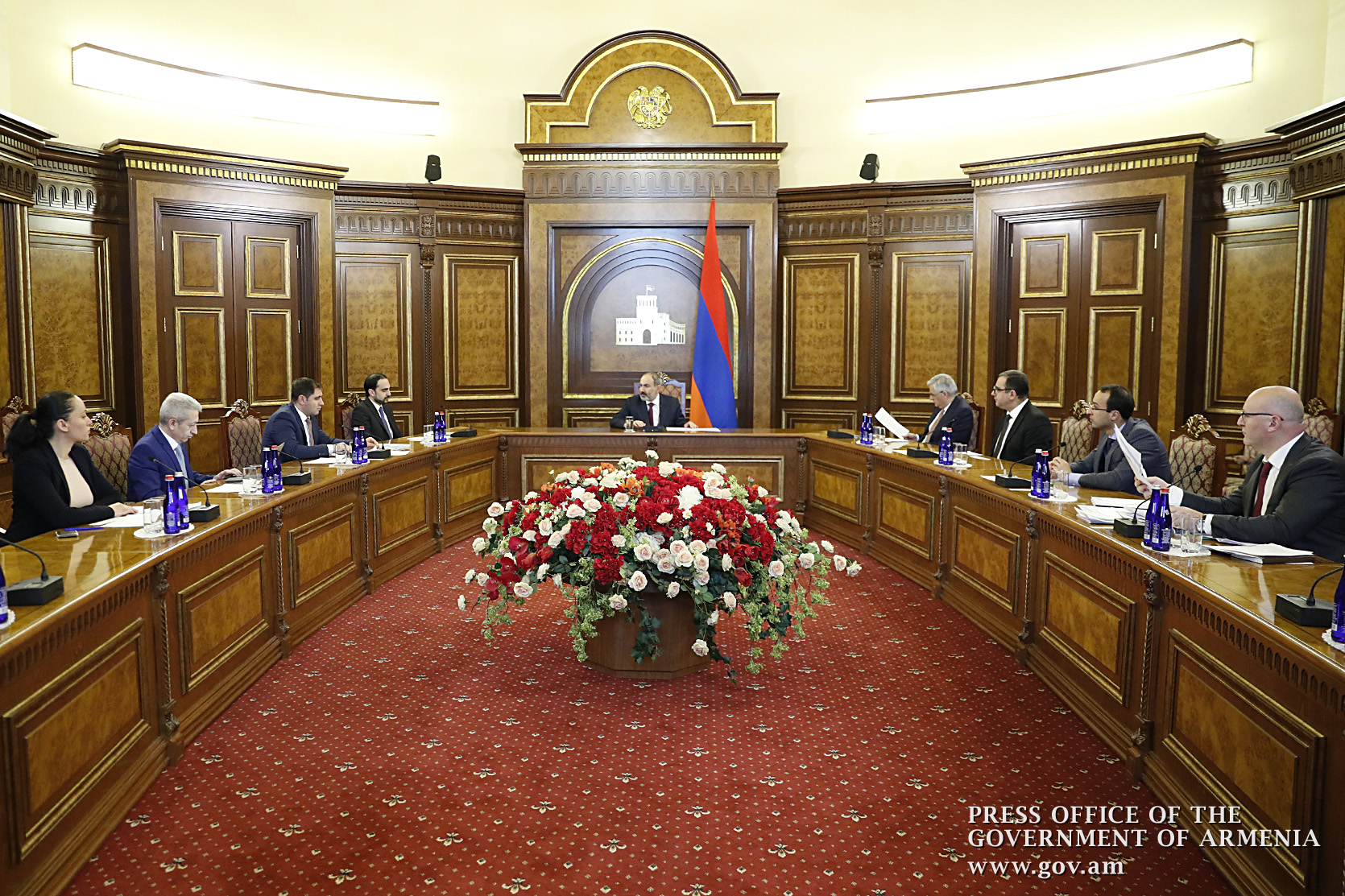 В Армении 290.000 граждан выдан кредитный отпуск в размере 9,3 млрд драмов: Никол Пашинян