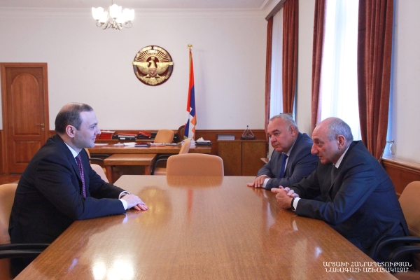 Бако Саакян встретился с секретарем Совета безопасности Армении Арменом Григоряном