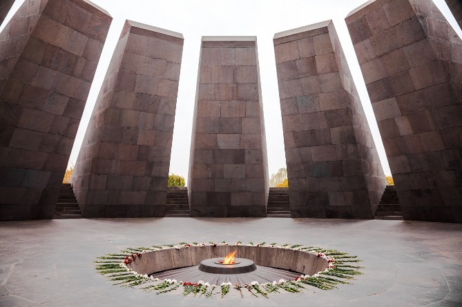 Виртуальное шествие до рассвета: из-за коронавируса Армения меняет формат поминовения жертв Геноцида