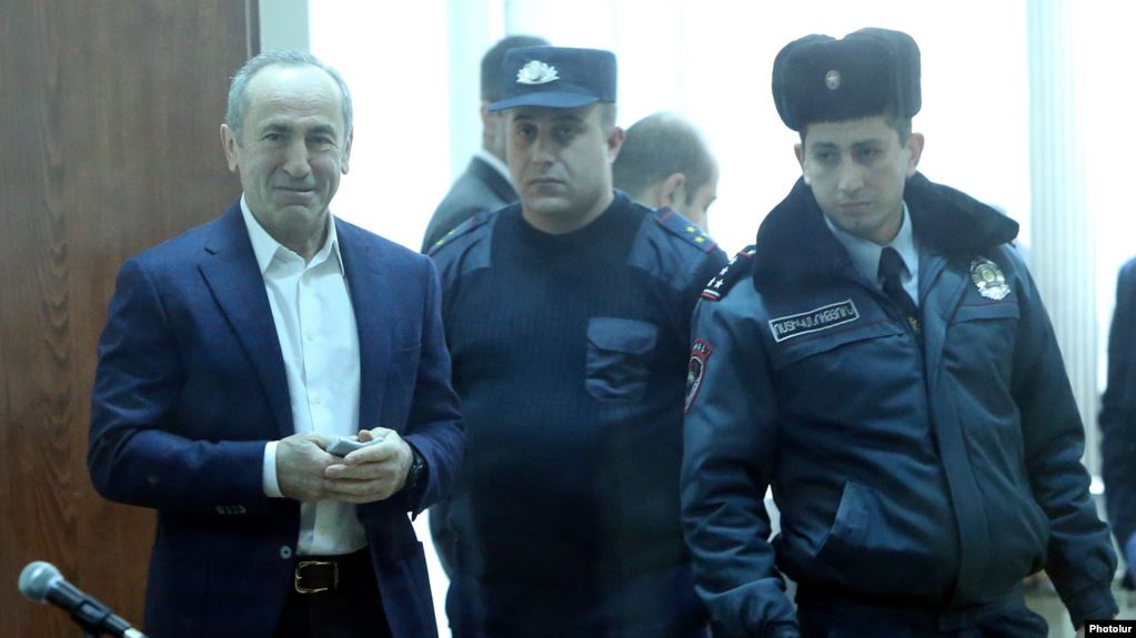 Роберт Кочарян через адвокатов подал иски против Уголовно-исполнительной службы