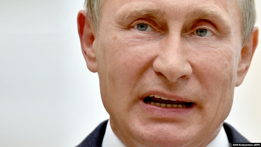 «Стул под Путиным покачивается»: Леон Арон — о тройной угрозе для Кремля