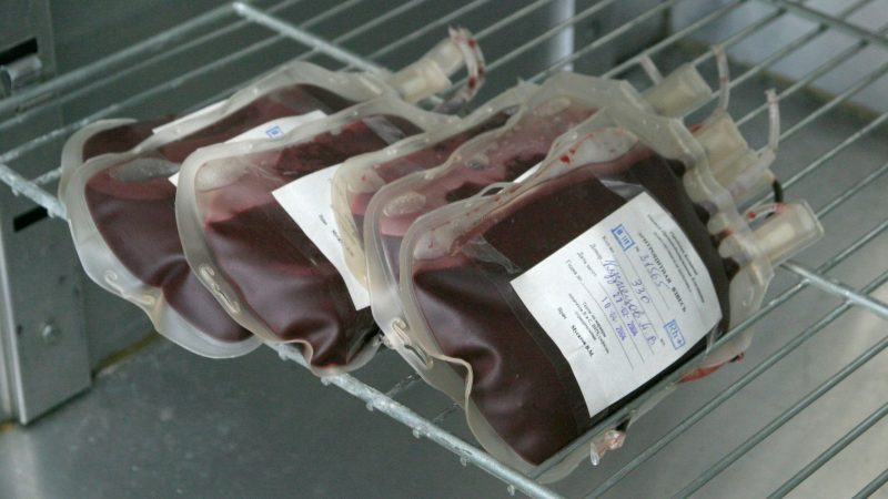 В Москве начали лечение коронавирусной болезни переливанием крови от переболевших