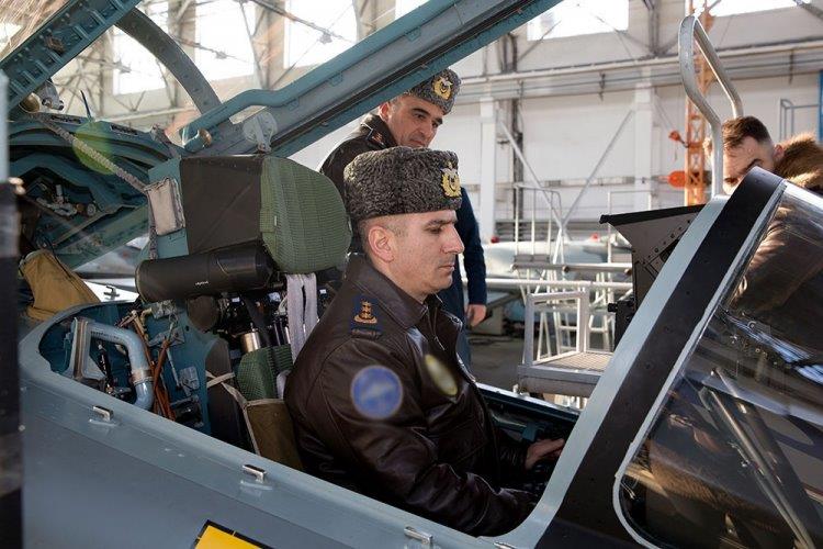 Азербайджан намерен закупить боевые самолеты у Италии и России: итальянское оборонное издание