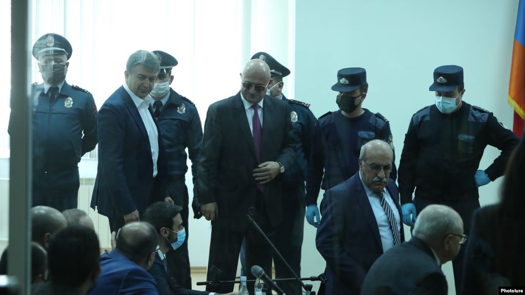 В Ереване проходит судебное заседание по делу Кочаряна: экс-премьеры принесли ходатайство