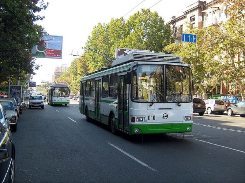 Общественный транспорт в Ереване возобновил работу в специальном режиме