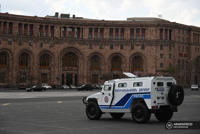 Правительство Армении приняло решение о продлении ЧП на месяц