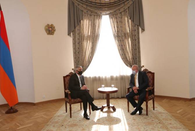 Вице-премьер Мгер Григорян принял посла России в Армении