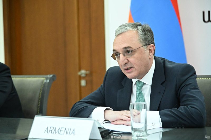 Мы становимся свидетелями прямых военных угроз против Армении в условиях пандемии: Зограб Мнацаканян