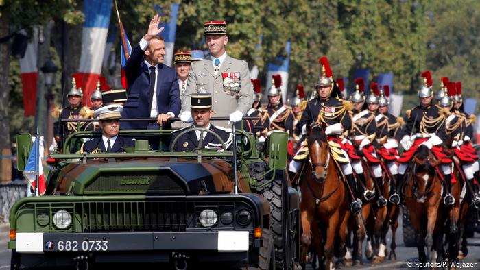 Во Франции отменен традиционный военный парад ко Дню взятия Бастилии