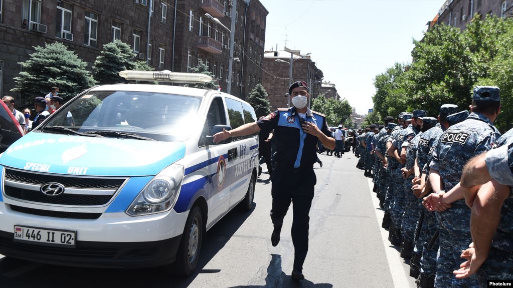 Полиция Армении: в отношении 252 лиц применено административное задержание