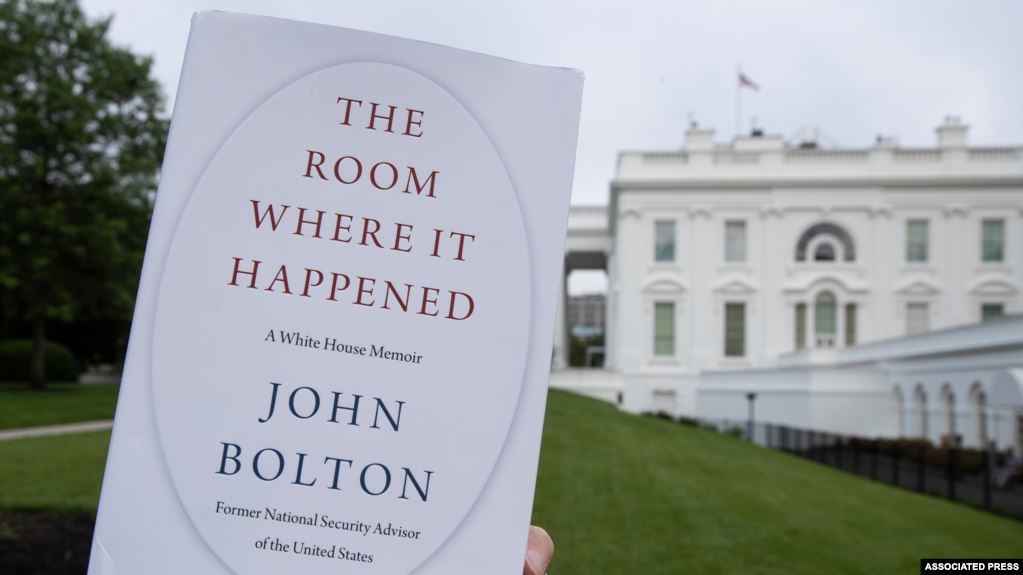 Cуд отверг требование Белого дома запретить выход скандальной книги Джона Болтона