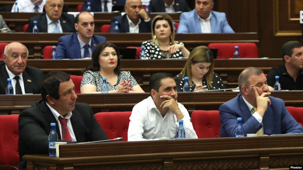 ППА ожидает поддержки «Просвещенной Армении», чтобы оспорить в КС принятые конституционные поправки