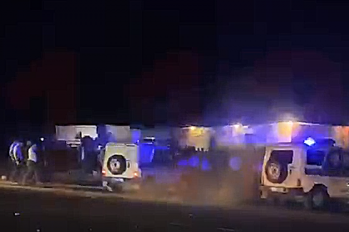 Беспорядки азербайджанцев в Дагестане: пострадали полицейские, разбиты машины