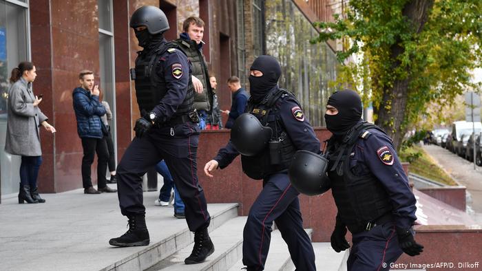 В российских городах проходят обыски у сотрудников «Открытой России»