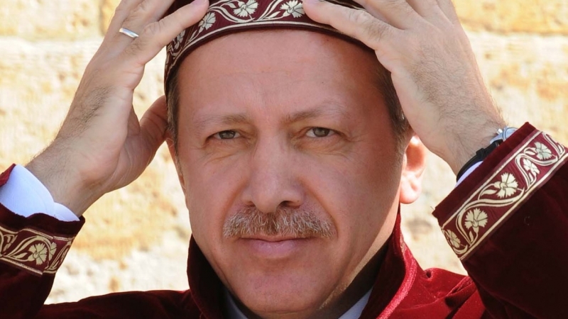 МИД Турции «учит» Францию в ответ на угрозы санкций: «отказаться от мании величия»