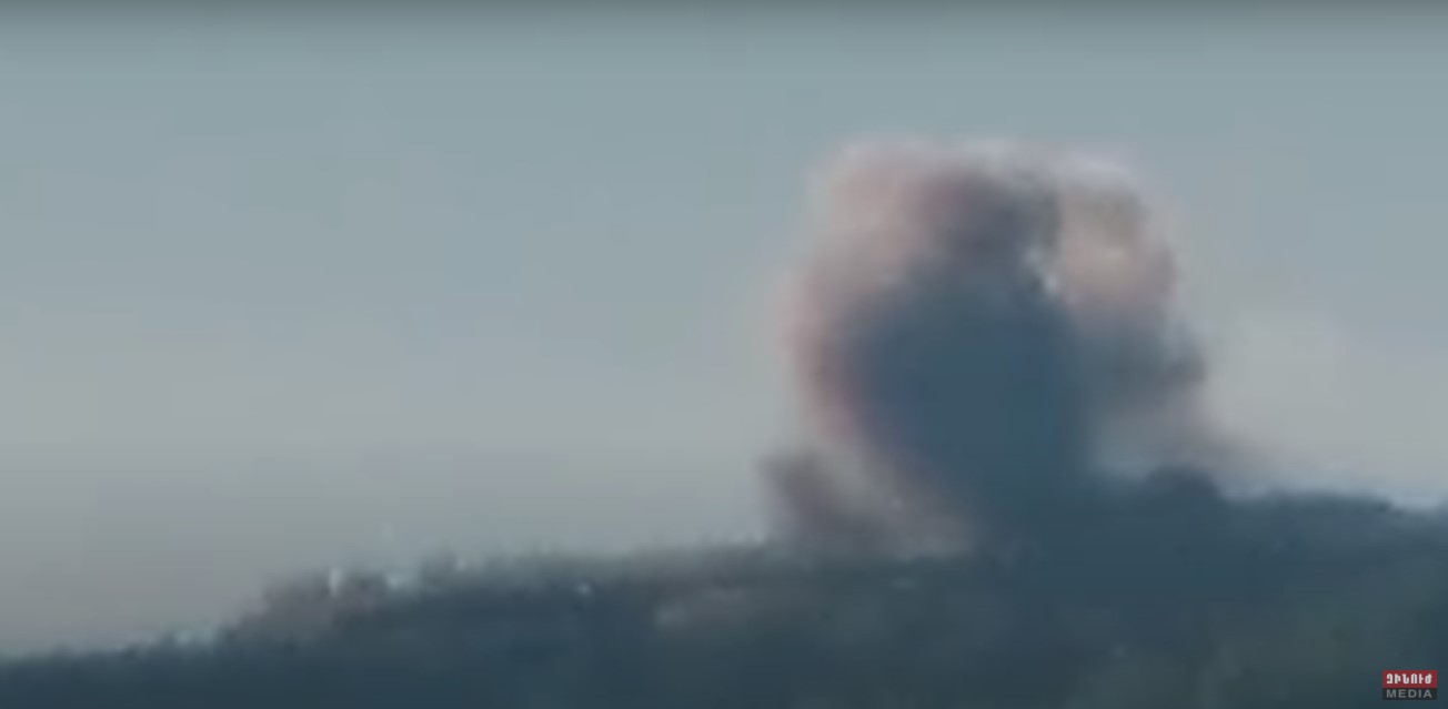 Армянская артиллерия наказывает противника: видео