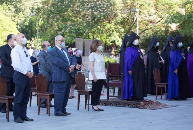 В Первопрестольном Святом Эчмиадзине отслужена заупокойная молитва по погибшим в  Бейруте