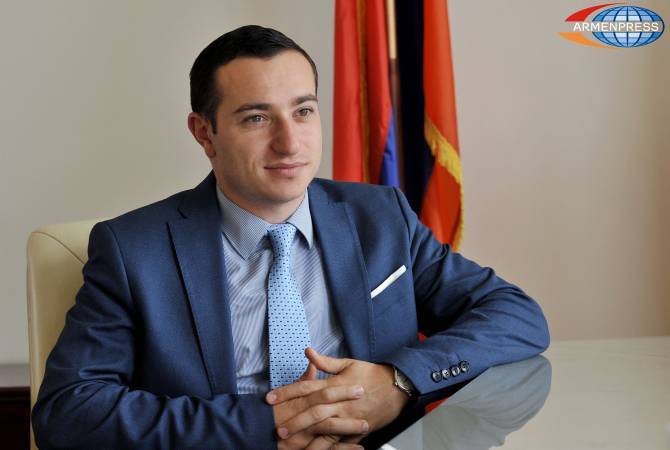 Армения должна стать домом для приезжающих из диаспоры армян: Мхитар Айрапетян