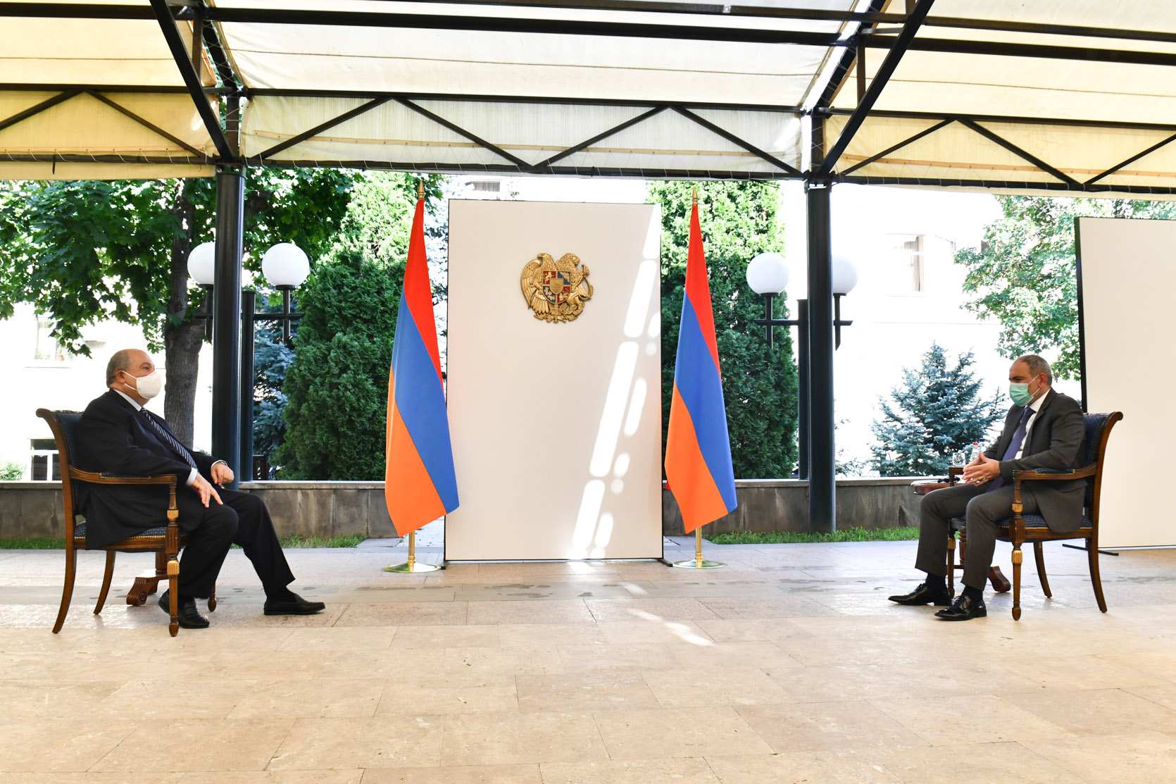 Встреча Никола Пашиняна с Арменом Саргсяном: подробности — видео