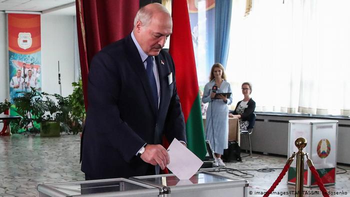 ЦИК Беларуси объявила выборы состоявшимися: Лукашенко заявляет — «ситуация под контролем»