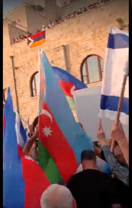 Турки и азербайджанцы в Тель-Авиве провели «митинг протеста» возле армянской церкви