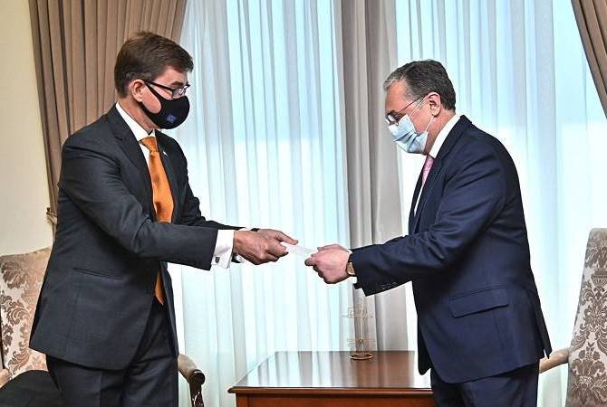 Посол Королевства Нидерландов вручил копии верительных грамот главе МИД Армении