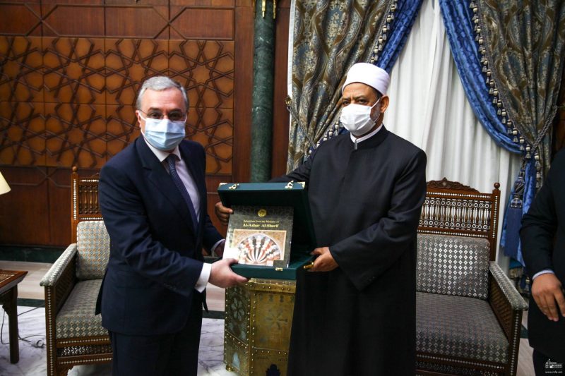 Глава МИД Армении в Каире встретился с Верховным имамом знаменитой мечети Аль-Азхар: видео