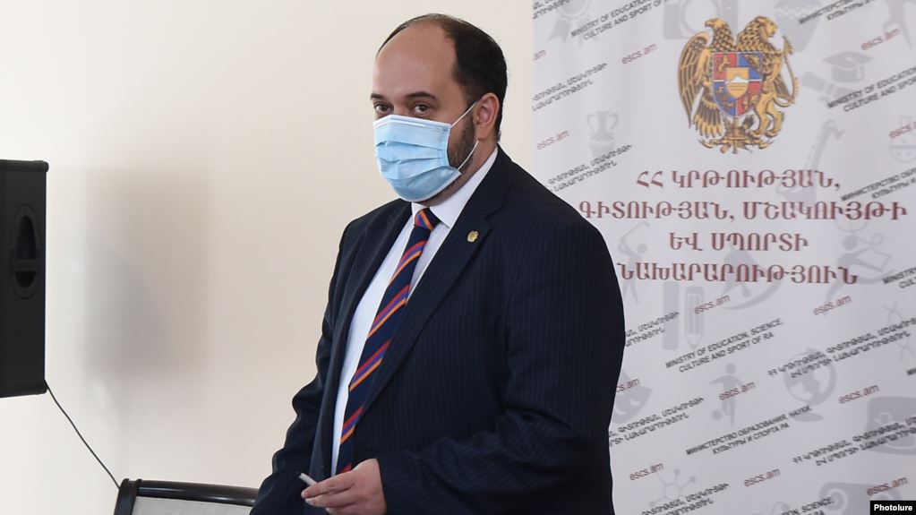 Национальное Собрание отклонило вопрос об отставке Араика Арутюняна