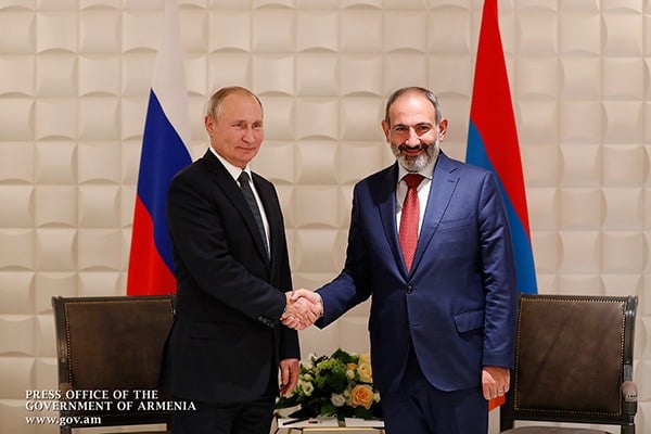 Отношения между Россией и Арменией основываются на добрых традициях дружбы и взаимного уважения: Владимир Путин поздравил Армению с Днём независимости