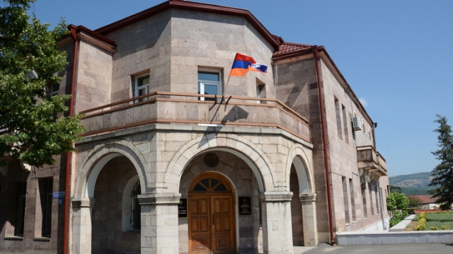 Азербайджан должен признать факт реализованного народом Арцаха права на самоопределение и сесть за стол переговоров: МИД Арцаха