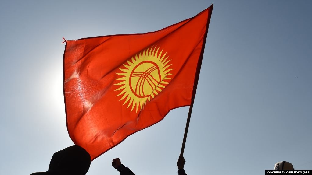 Президент Кыргызстана Сооронбай Жээнбеков заявил об уходе в отставку на фоне протестов