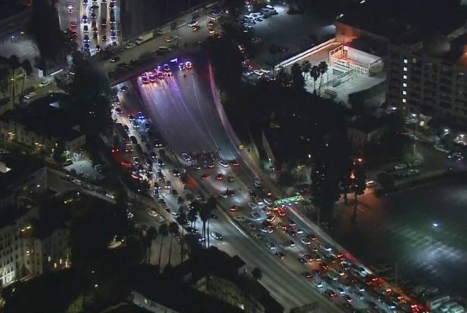 «CNN, ты где?»։ армяне перекрыли голливудское шоссе, собрались перед редакцией CNN в Лос-Анджелесе