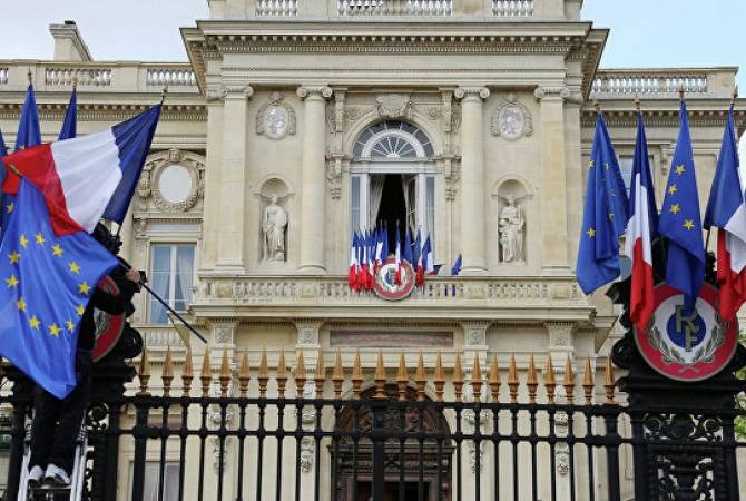 МИД Франции осуждает нарушение договоренностей о прекращении огня в Нагорном Карабахе