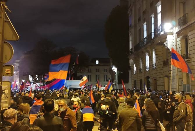 Армянская община Франции на многолюдном митинге потребовала признать независимость Арцаха