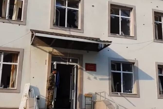 МО Азербайджана представило свой обстрел госпиталя в Арцахе как «удар по военным складам»: видео