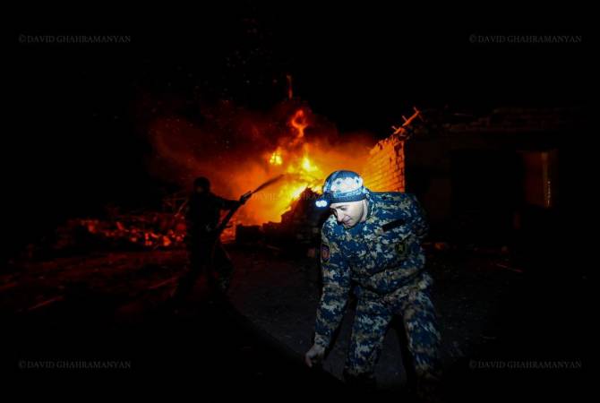 ВС Азербайджана обстреляли Степанакерт: повреждены постройки и газопровод — видео, фото