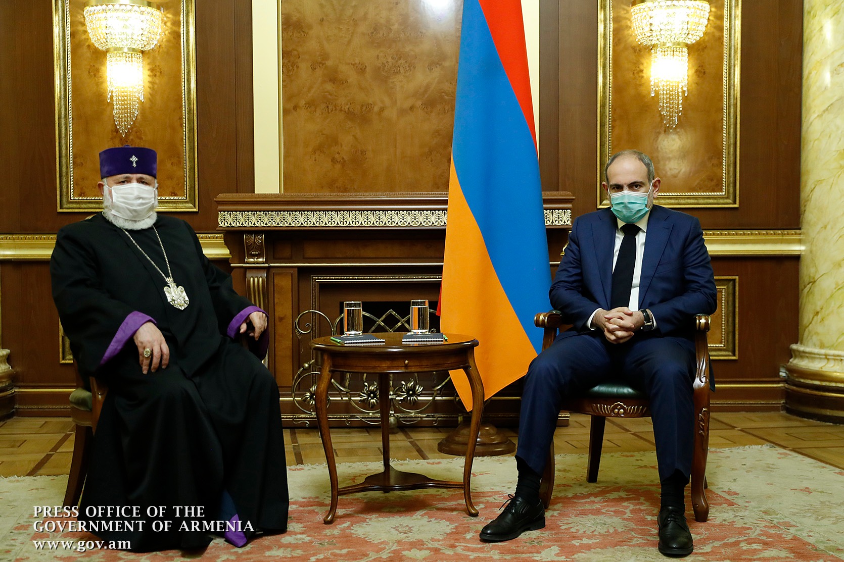 Никол Пашинян провел встречу с Католикосом Всех Армян Гарегином Вторым
