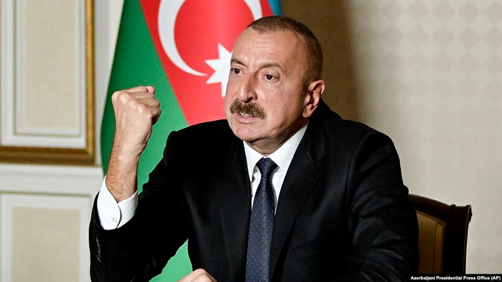 «Каких вопросов Вы боитесь, господин президент?»: Алиев внезапно отказался от интервью Bild