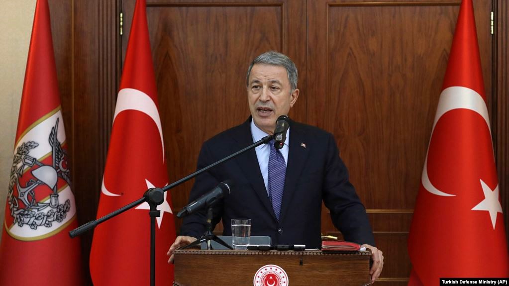 Призывающие к прекращению огня и переговорам, следят за ситуацией издалека: глава МО Турции