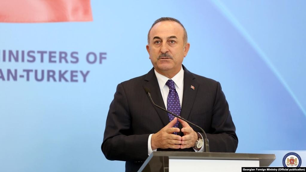 Глава МИД Турции отправился в Баку