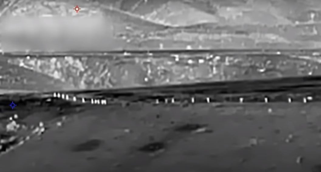Видео: камеры видеонаблюдения четко зафиксировали нападение Азербайджана на армянские позиции