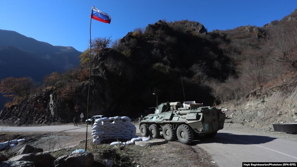 57% россиян положительно относятся к размещению миротворцев в Нагорном Карабахе