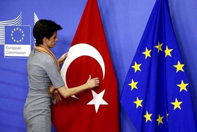 Европейский Союз еще на год продлил санкции против Турции