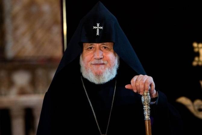 Сохранять спокойствие, воздерживаться от насилия: послание Католикоса Всех Армян Гарегина II