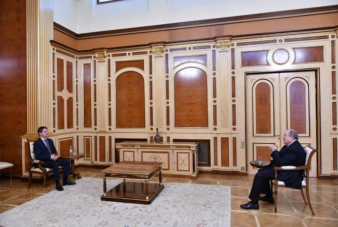 Президент Саргсян провел встречу с послом Франции в Армении