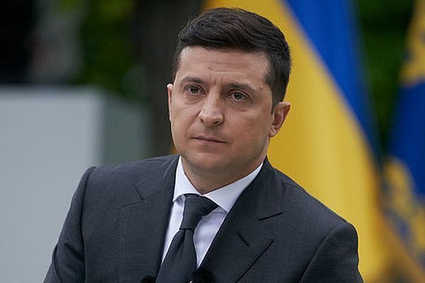 Президент Зеленский поручил «Укрспецэкспорту» приостановить выполнение контракта с Баку